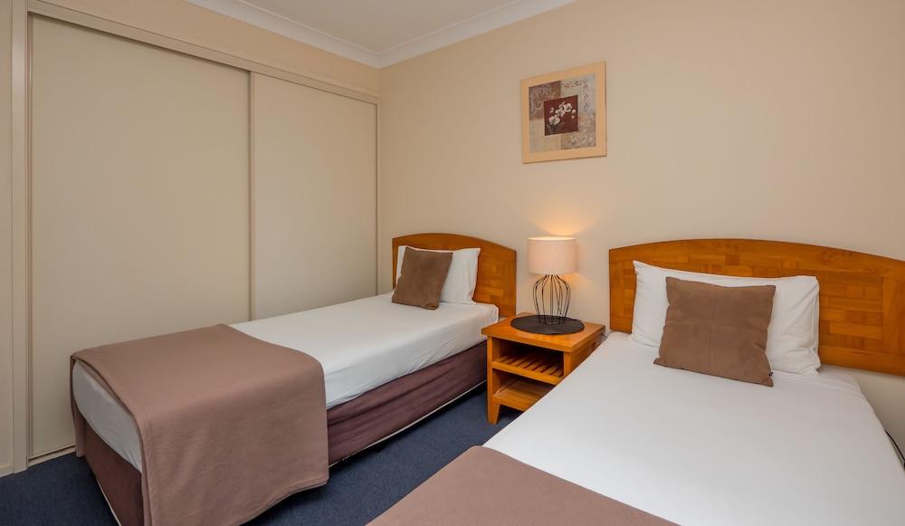 Island Beach Resort Gold Coast Bagian luar foto